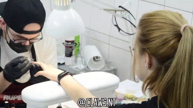 Мужик В Маникюре - Серия 2 - Первые жертвы смотреть онлайн