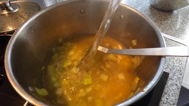 Английский суп-пюре из брокколи с сыром. Быстрый рецепт. Сыр Стилтон с плесенью. смотреть онлайн