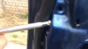 Снятие обшивки передней двери Audi A4 B7