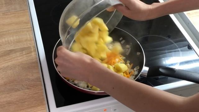 Овощное рагу из кабачков и картофелем смотреть онлайн