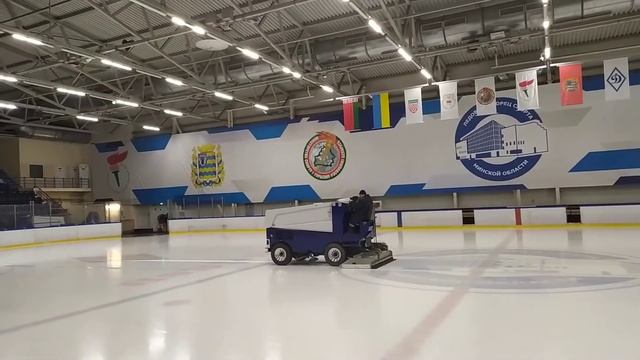 Zamboni - Ice Resurfacing Machine. Замбони - Ледозаливочная машина.