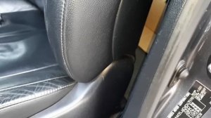 Toyota Land Cruiser Prado 200. Как снять передние сидения и не поломать пластик