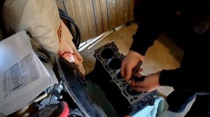 73 Проверка маслосъемного кольца двигателя  Джили МК  копия  двгателя TOYOT A4 FE