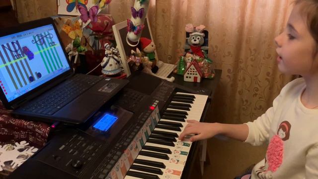 Liza (8) «Cерые гуси» в Соль мажоре игра наизусть правой рукой с сольфеджированием смотреть онлайн