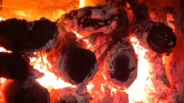 Звуки Огня / Камин / Звуки Камина / Треск Дров Для сна и Релаксации смотреть онлайн