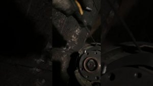 Заменил тормозные колодки , а барабан не одевается ? Ослабь ручник. КАЛИНА.