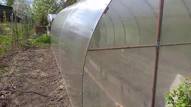 Что посадить в саду? Плодовые деревья и кустарники. смотреть онлайн