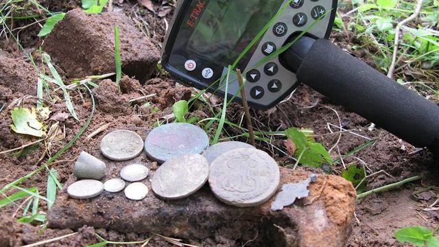 Мужчина нашел в поле то, что шокировало всех вокруг. Они не могли поверить своим глазам! смотреть онлайн