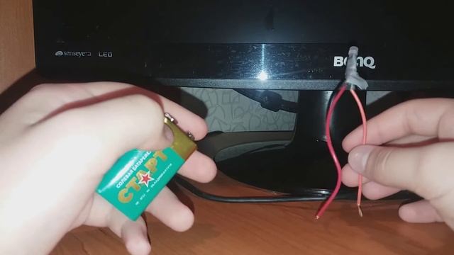 красное освещение рабочего стола от маленькой лампочки? Такое возможно? смотреть онлайн