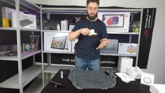 Беспроводной утюг DeTi с Power Bank и дополнительной насадкой для удаления ворса и катышков смотреть онлайн