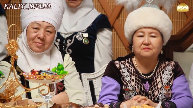 "Ыр Кербен". Салиева Алтынгүл "Ала Тау" казак ыры смотреть онлайн