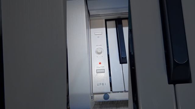 Medeli UP81 WH Электропиано, 88 клавиш, клавиатура GAK, 64 полифония, 20 тембров смотреть онлайн