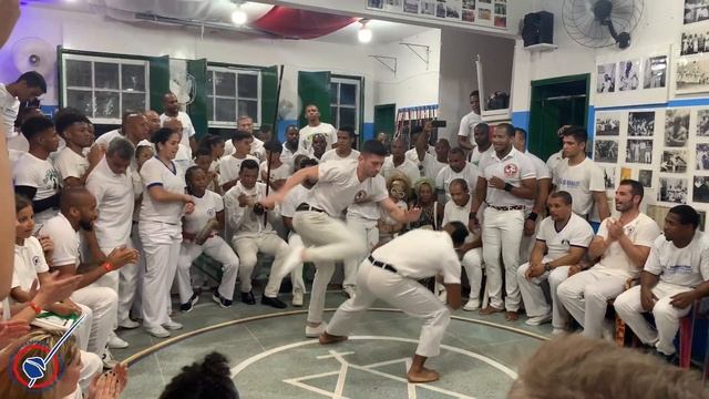 São Bento Grande - Capoeira Regional / Associação de Capoeira Mestre Bimba - Mestre Bamba смотреть онлайн