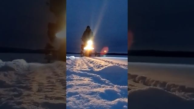 Снегоход "Рыбинка" по озёрам в поход смотреть онлайн