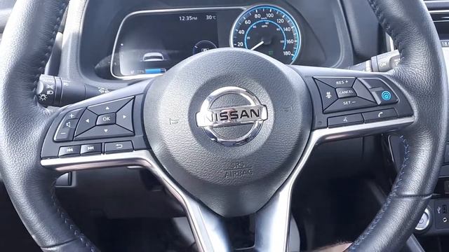 2018 Nissan LEAF SL смотреть онлайн