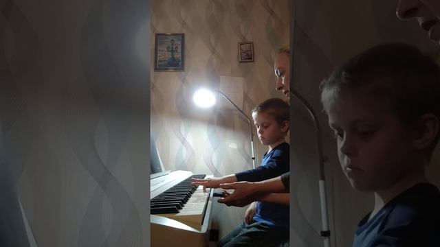 Учим знаки альтерации и хроматическую гамму смотреть онлайн