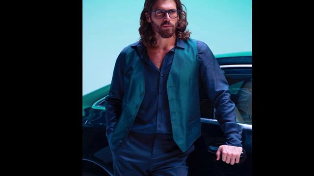 Can Yaman and Demet Özdemir are captured together! смотреть онлайн