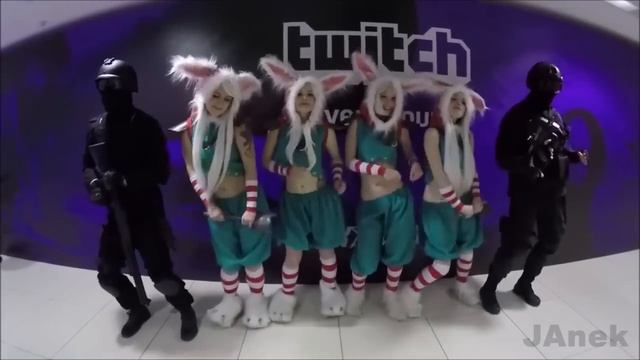Bunnies Epic sax guy 1 hour смотреть онлайн