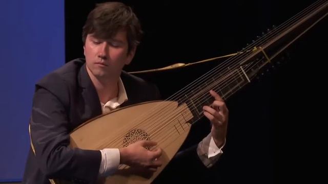 Vivaldi: Concerto for mandolin in C major, RV 425 | Thomas Dunford & Ensemble Jupiter смотреть онлайн