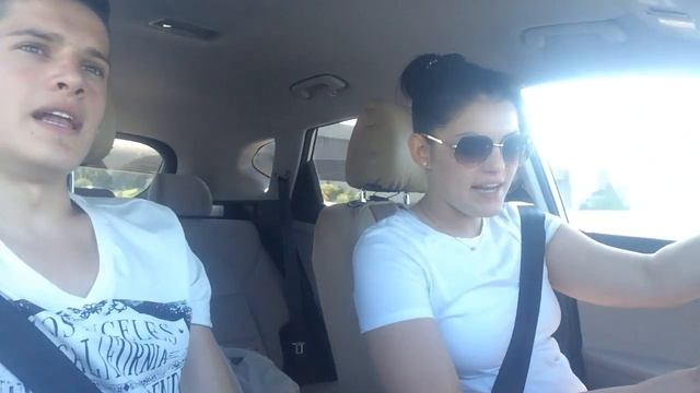 Брат с сестрой поют Мотылёк - Макс Корж смотреть онлайн