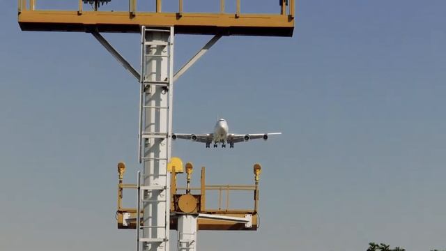 Boeing 747 CLASSIC Landing at Mehrabad смотреть онлайн