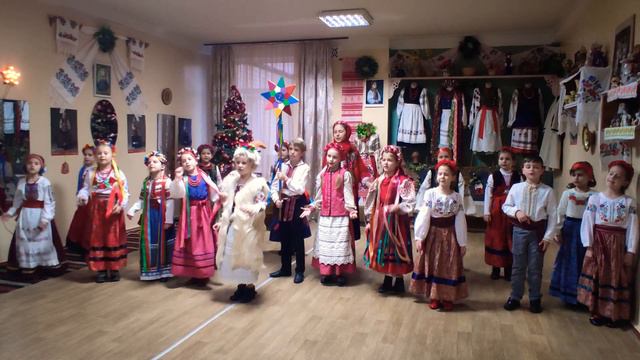 Колядки виконує - молодша група ансамблю "Яворина" смотреть онлайн