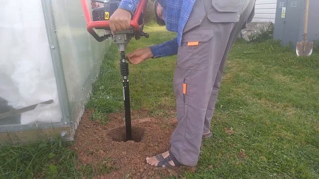 мотобур и работа с ним