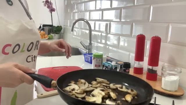Это любят все подружки моей младшей дочки .Спагетти Паста Барилла С Соусом Бешамель. смотреть онлайн