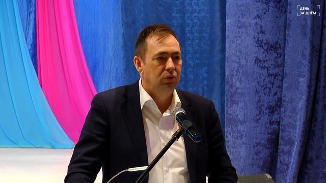 Глава района Юрий Вязов встретился с жителями Дмитриевки и Северотатарского смотреть онлайн