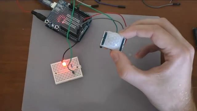 Arduino - датчик движения HC SR501 подключение смотреть онлайн