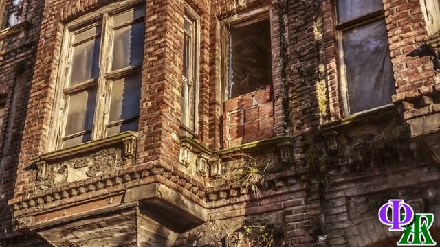 Старый дом 4. «Страшно! Вить, давай вернемся?» – КОТ посмотрел на мальчишек и снова ушёл в темноту смотреть онлайн