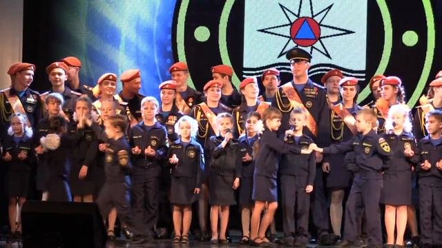 Последний звонок прошел в кадетской школе Хабаровска смотреть онлайн