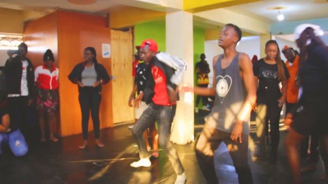 BIEN - INAUMA/OFFICIAL DANCE VIDEO (DANCE WITH GROOVY MAX) смотреть онлайн