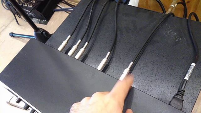 Подключение усилителя через кроссовер к порталам (Volta + Dbx + Turbosound) смотреть онлайн