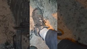 Петрович производит снятие генератора с Reno Logan 1 поколения без ГУР и кондиционера. Было непрост