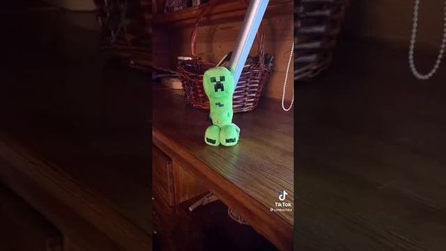 У Симбы новый друг крипер смотреть онлайн