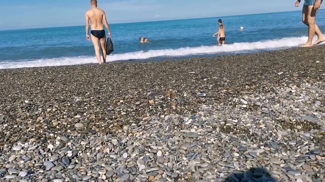 ВЛОГ ГУЛЯЕМ НА НАБЕРЕЖНОЙ У ОГОНЬКА/ПЛЯЖНЫЙ ДЕНЬ/ЧЕМ ПИТАЕМСЯ В АДЛЕРЕ смотреть онлайн