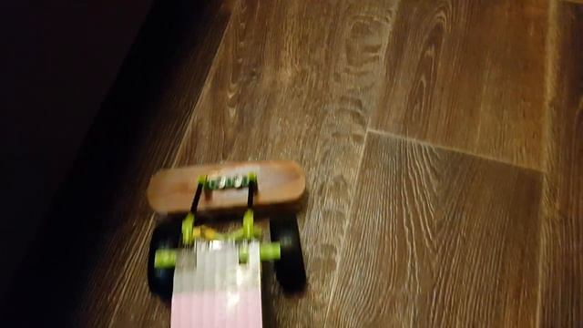 Робот и щетка.mp4 смотреть онлайн