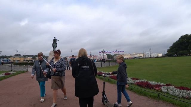 ПИТЕР 2020 ? ЗАСЕЛИЛИСЬ ? СТРАННАЯ СТАРУХА В ПАРКЕ ? ДУБ ЗЕЛЕНЫЙ и БОЛЬШАЯ НЕВА смотреть онлайн