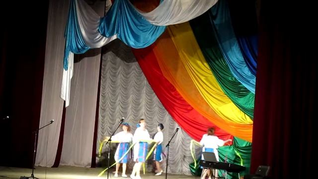 Танец с лентами.Dance with ribbons. смотреть онлайн