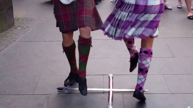 Scottish Sword Dance Royal Mile Edinburgh Scotland смотреть онлайн
