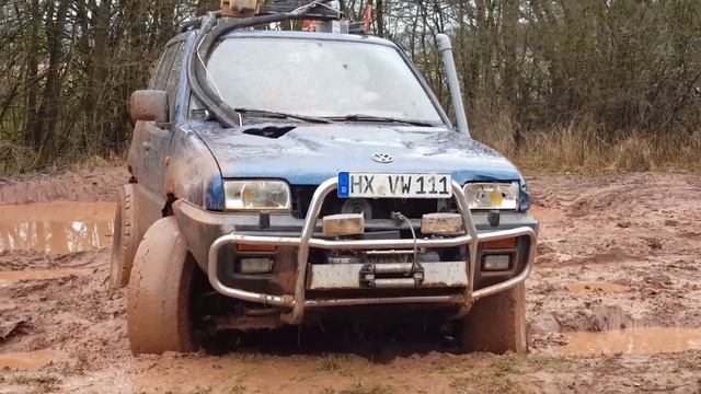 Nissan Terrano 2 vs Nissan Patrol Offroad Panzer Insel Mammutpark просто дурачимся смотреть онлайн