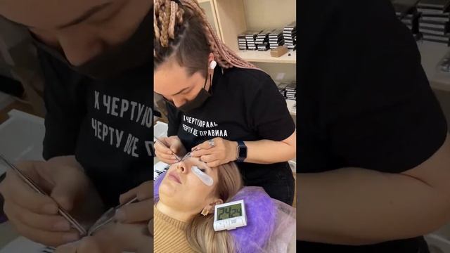 #шпаргалкалешмейкера #ресницызачас #наращиваниересниц #скоростноенаращиваниересниц #обучениересница смотреть онлайн