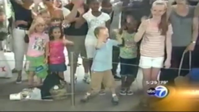 Забавный малыш смотреть онлайн