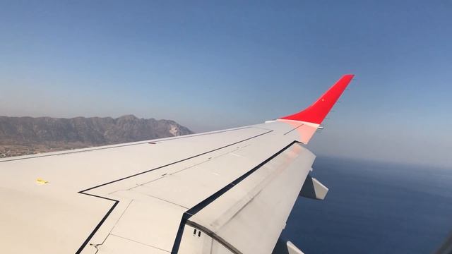 Landing at Kos Airport (Greece) with a Embraer ERJ-195 from Austrian Airlines смотреть онлайн