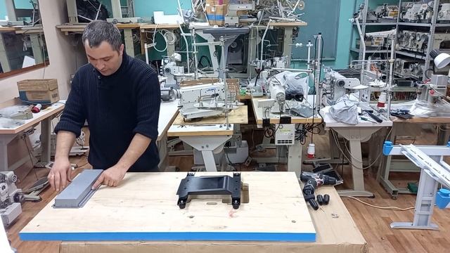 Сборка промышленной швейного оверлока Jack E4-4 смотреть онлайн