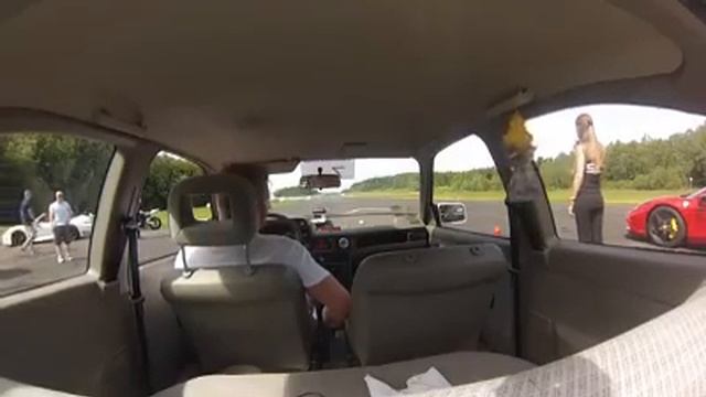 Opel Kadet VS Ferari смотреть онлайн