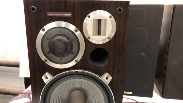 Ресивер AVX-1000 легко качает S-9500 на дубовых подвесах смотреть онлайн