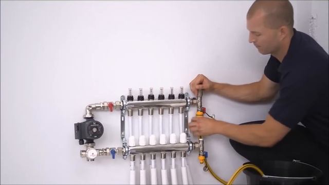 Installing the JG Speedfit Underfloor Heating Manifold смотреть онлайн