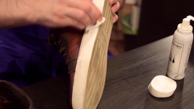 Как чистить подошву для кед? смотреть онлайн